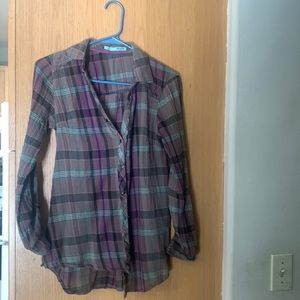 Long sleeve button up shirt! Size S